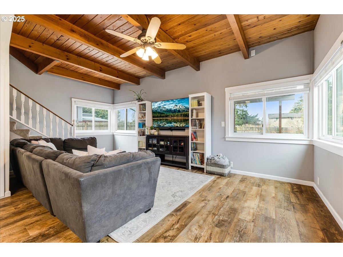 Newberg, Oregon 97132, United States, 4 Bedrooms Bedrooms, ,2 BathroomsBathrooms,Residential,Active,92529