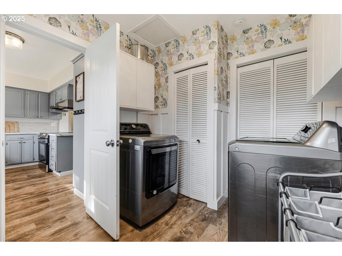 Newberg, Oregon 97132, United States, 4 Bedrooms Bedrooms, ,2 BathroomsBathrooms,Residential,Active,92529