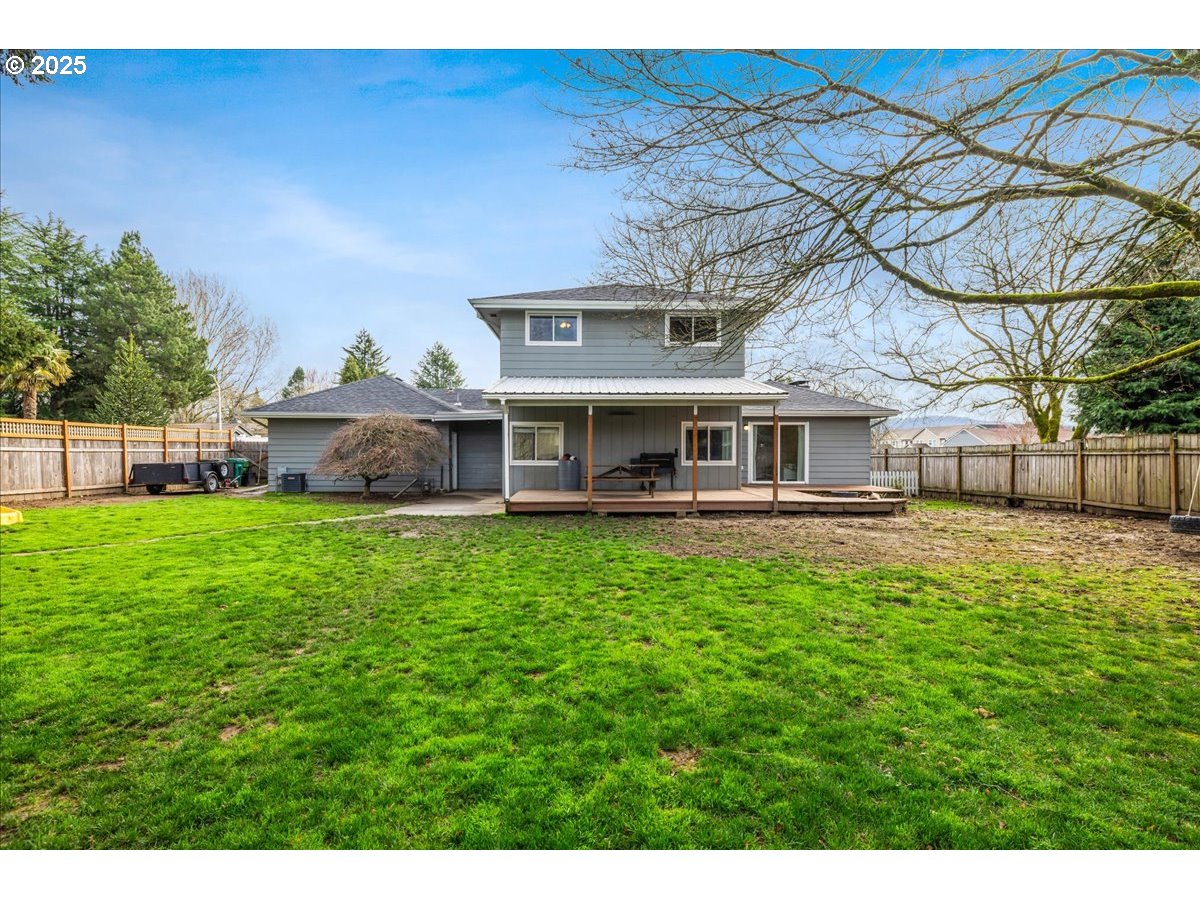 Newberg, Oregon 97132, United States, 4 Bedrooms Bedrooms, ,2 BathroomsBathrooms,Residential,Active,92529