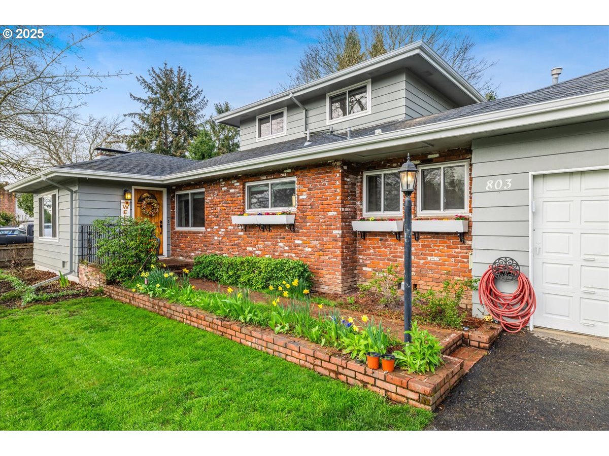 Newberg, Oregon 97132, United States, 4 Bedrooms Bedrooms, ,2 BathroomsBathrooms,Residential,Active,92529