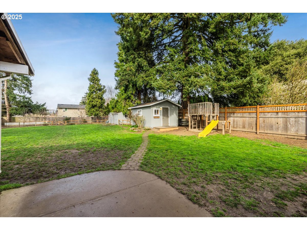 Newberg, Oregon 97132, United States, 4 Bedrooms Bedrooms, ,2 BathroomsBathrooms,Residential,Active,92529