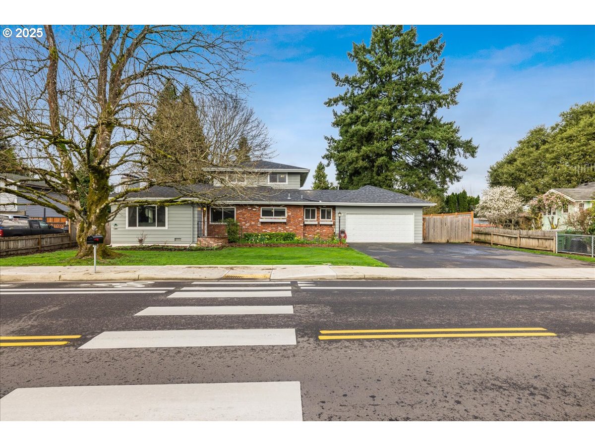 Newberg, Oregon 97132, United States, 4 Bedrooms Bedrooms, ,2 BathroomsBathrooms,Residential,Active,92529