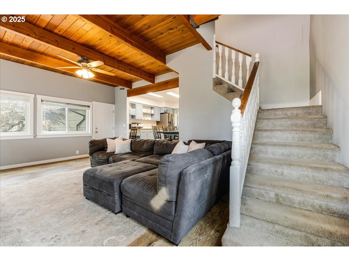 Newberg, Oregon 97132, United States, 4 Bedrooms Bedrooms, ,2 BathroomsBathrooms,Residential,Active,92529