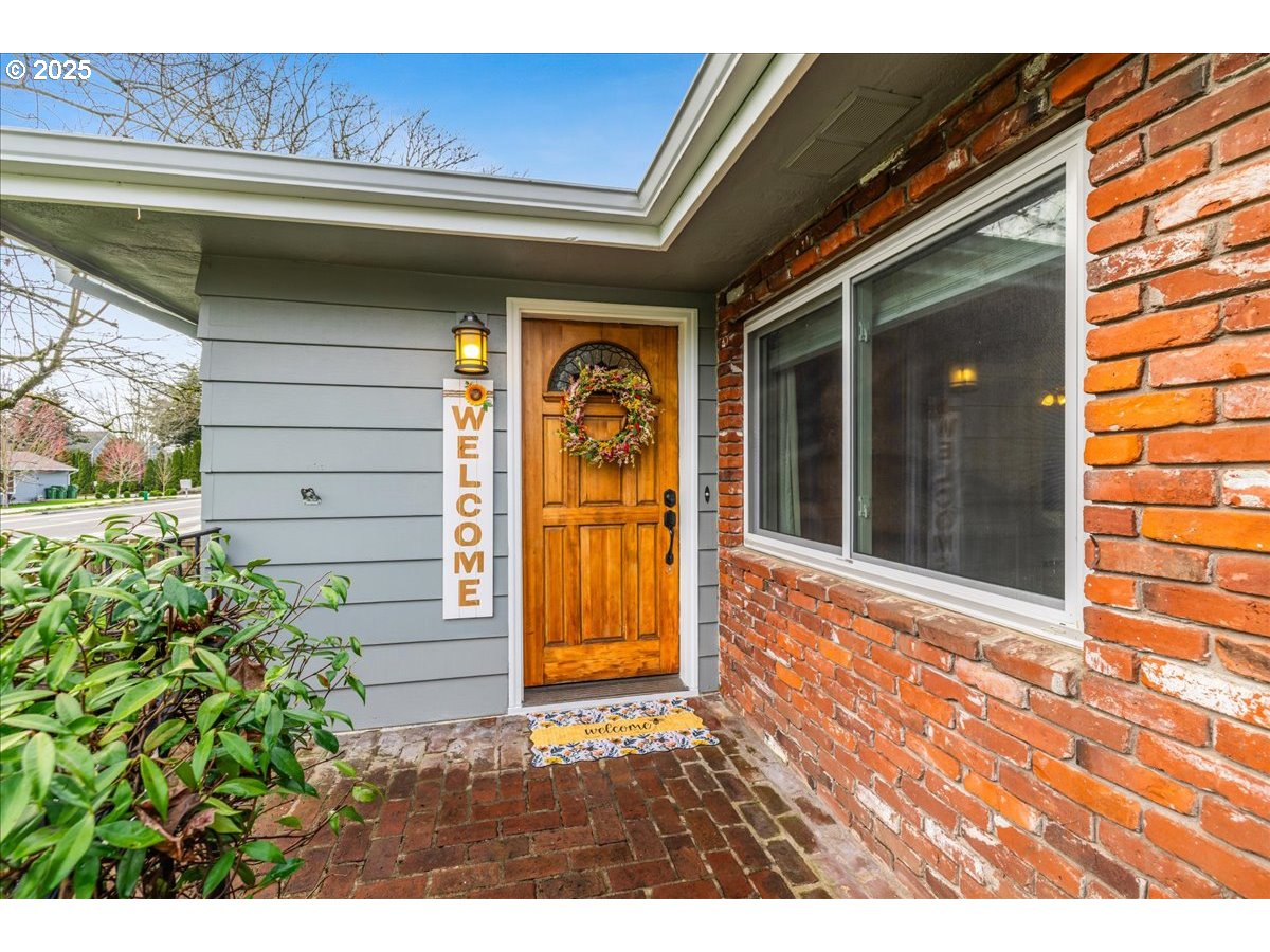 Newberg, Oregon 97132, United States, 4 Bedrooms Bedrooms, ,2 BathroomsBathrooms,Residential,Active,92529