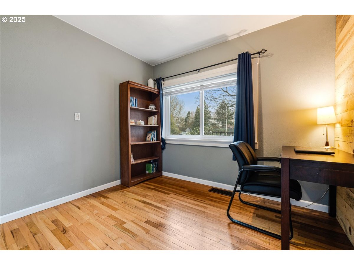 Newberg, Oregon 97132, United States, 4 Bedrooms Bedrooms, ,2 BathroomsBathrooms,Residential,Active,92529