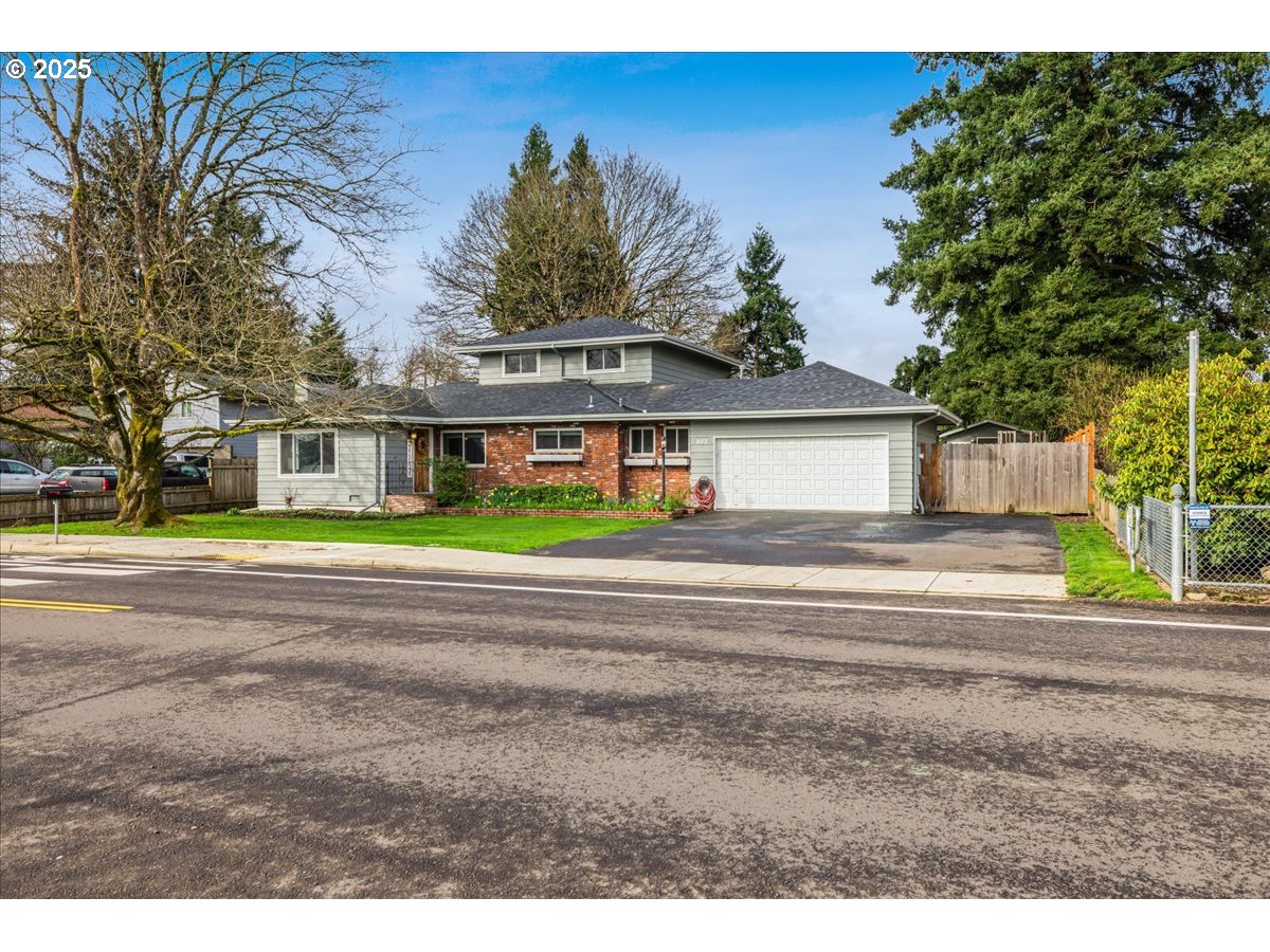 Newberg, Oregon 97132, United States, 4 Bedrooms Bedrooms, ,2 BathroomsBathrooms,Residential,Active,92529