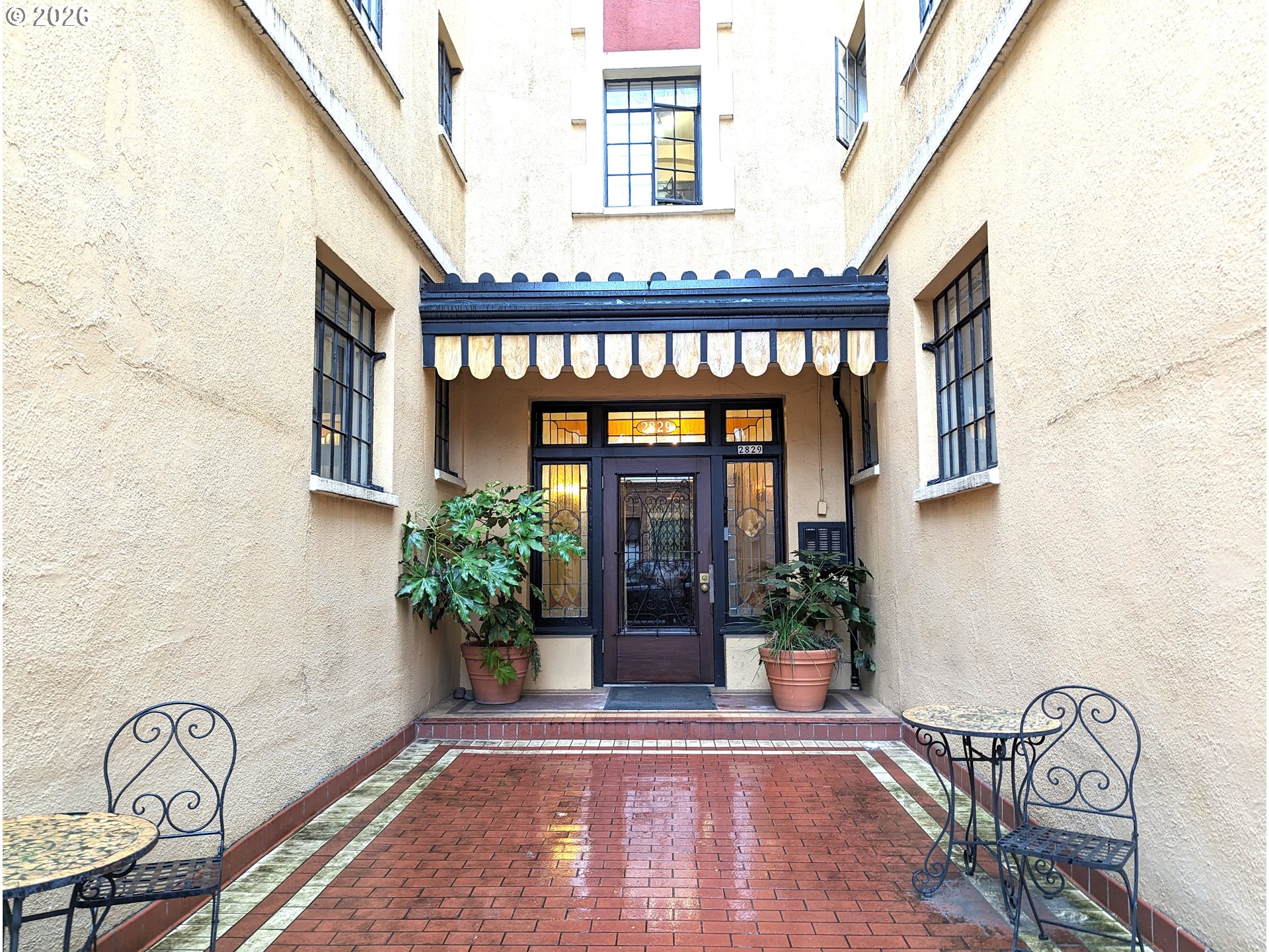 2829 SE BELMONT ST 104