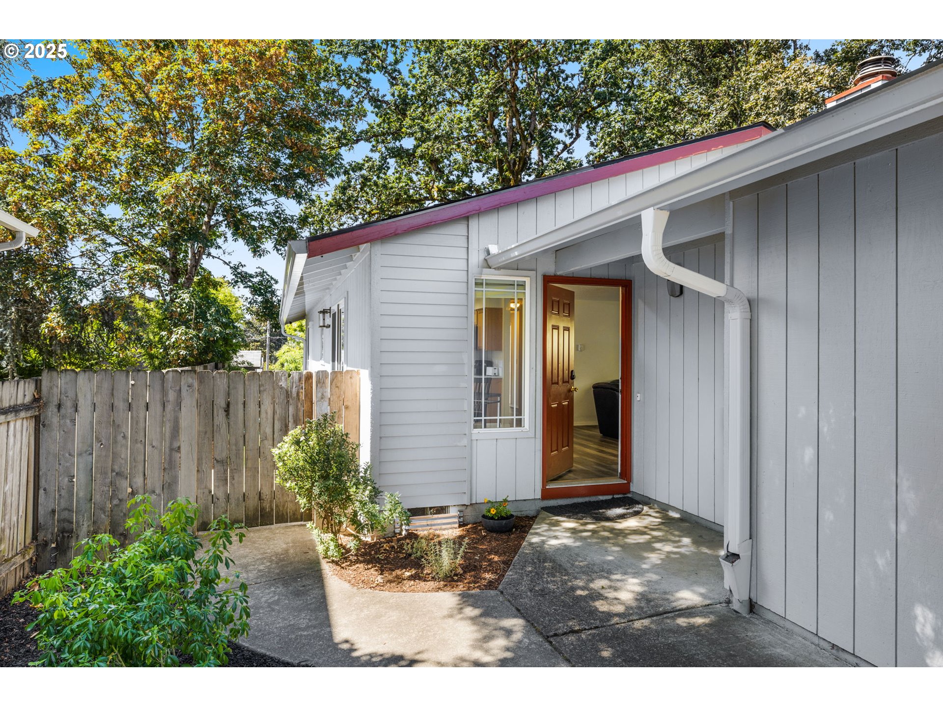1034 COLUMBIA AVE