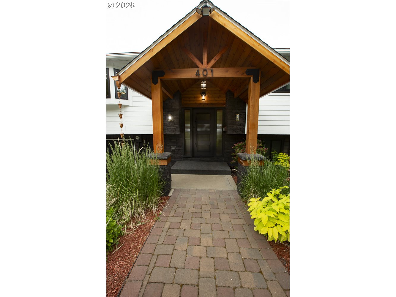 401 WALNUT ST