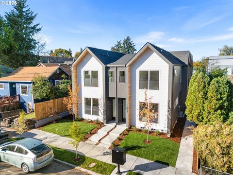 1863 SE Tacoma ST 2 Portland OR 97202