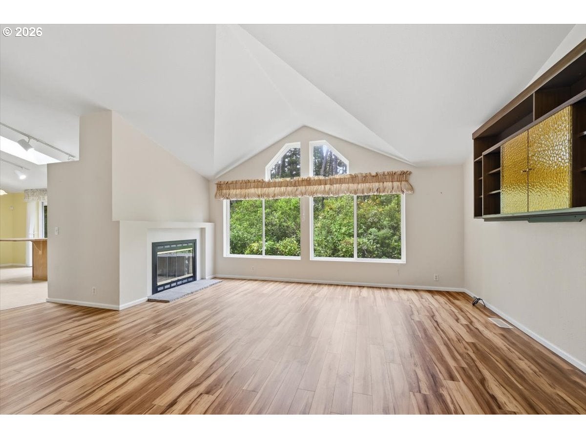5013 HECETA BEACH RD