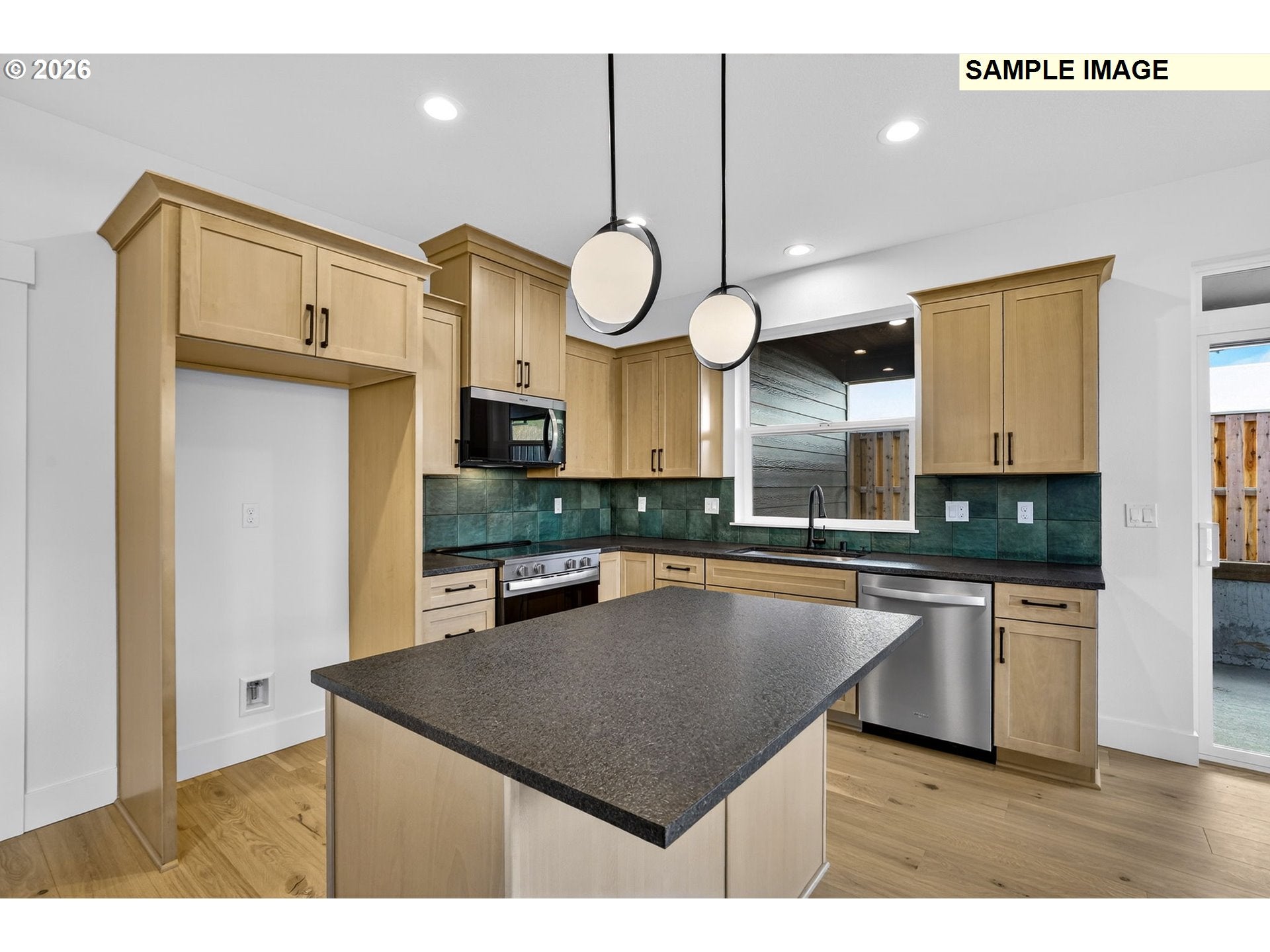 2575 NE JUSTUS AVE 22