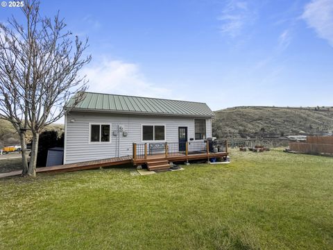 A home in Maupin