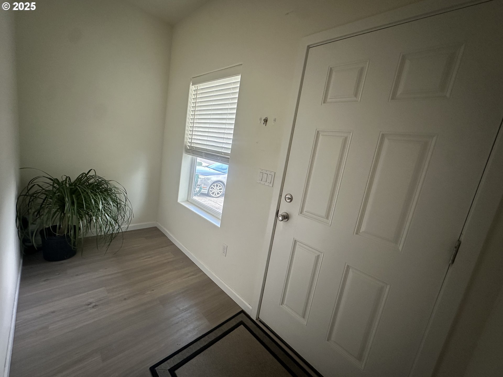 1308 W 15TH AVE
