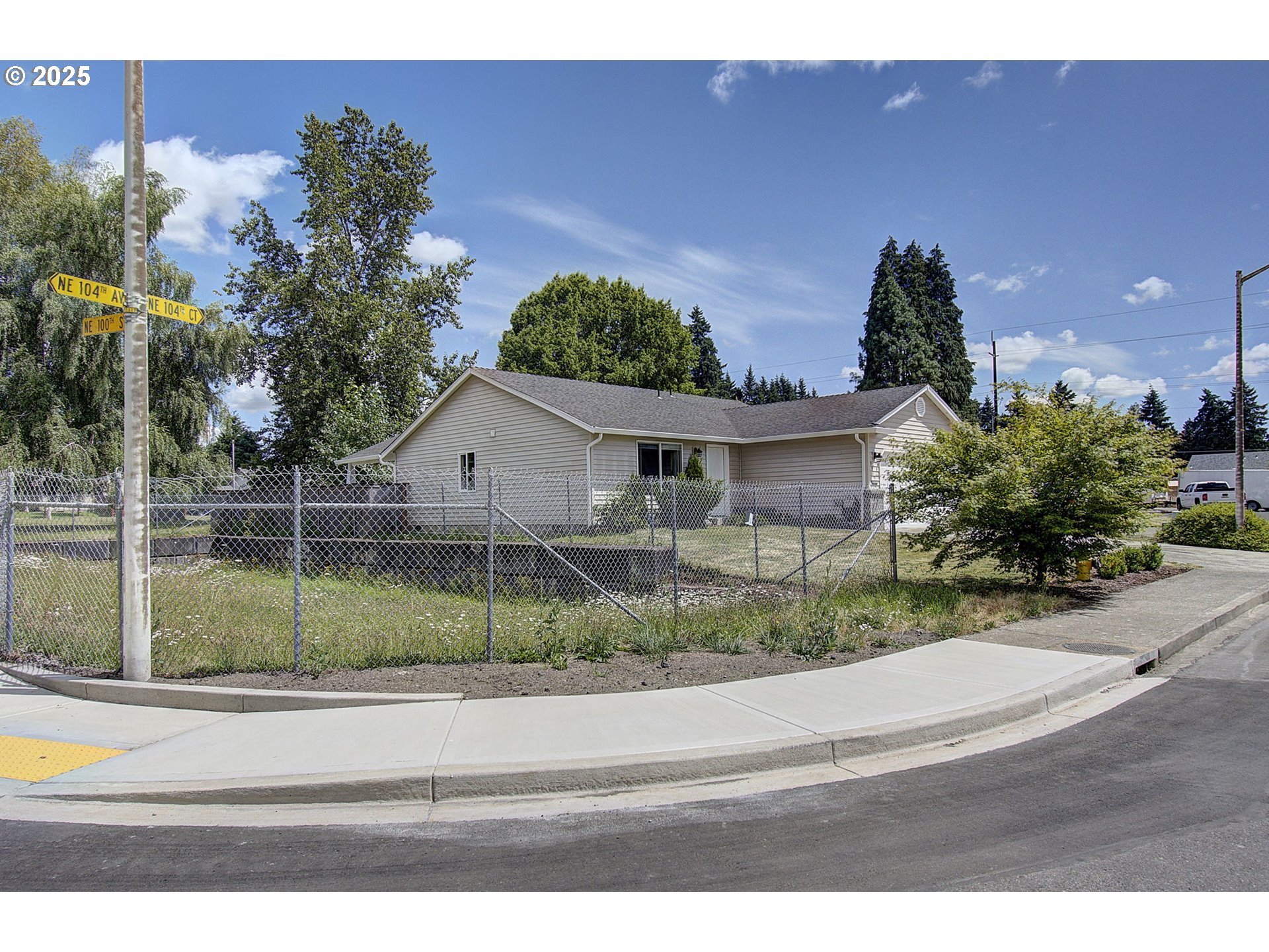 9915 NE 104TH CT