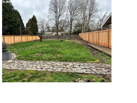 695 SE CENTURY BLVD Hillsboro OR 97123