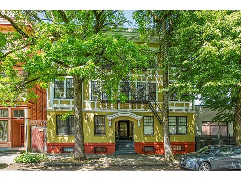 1215 NW 21ST AVE Portland OR 97209