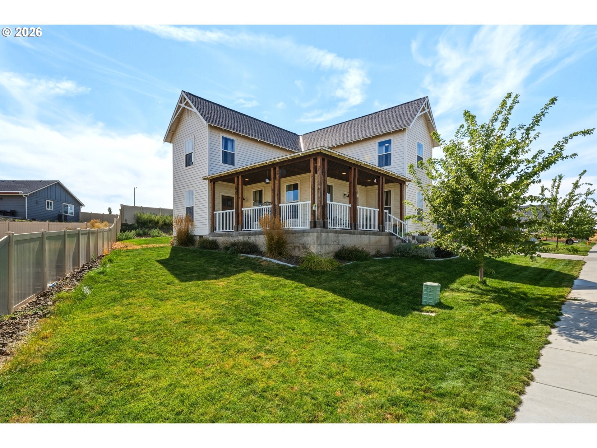 10 LEWIS CIR