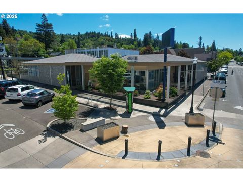 619 SE MAIN ST Roseburg OR 97470