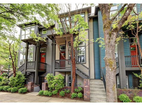 Photo of 1132 SE Linn St, Portland, OR 97202 (MLS # 745616023)