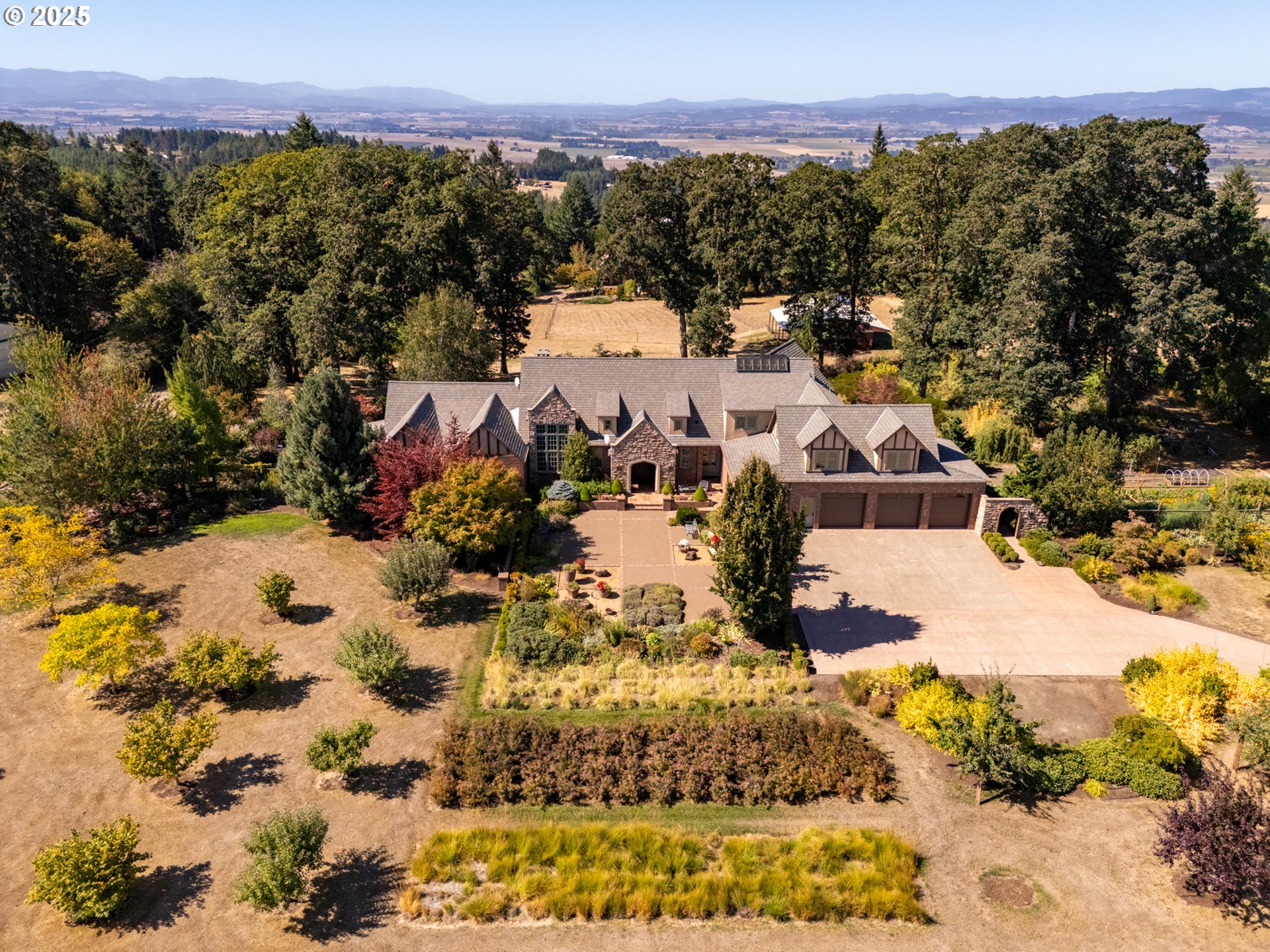 9009 SE EOLA HILLS RD