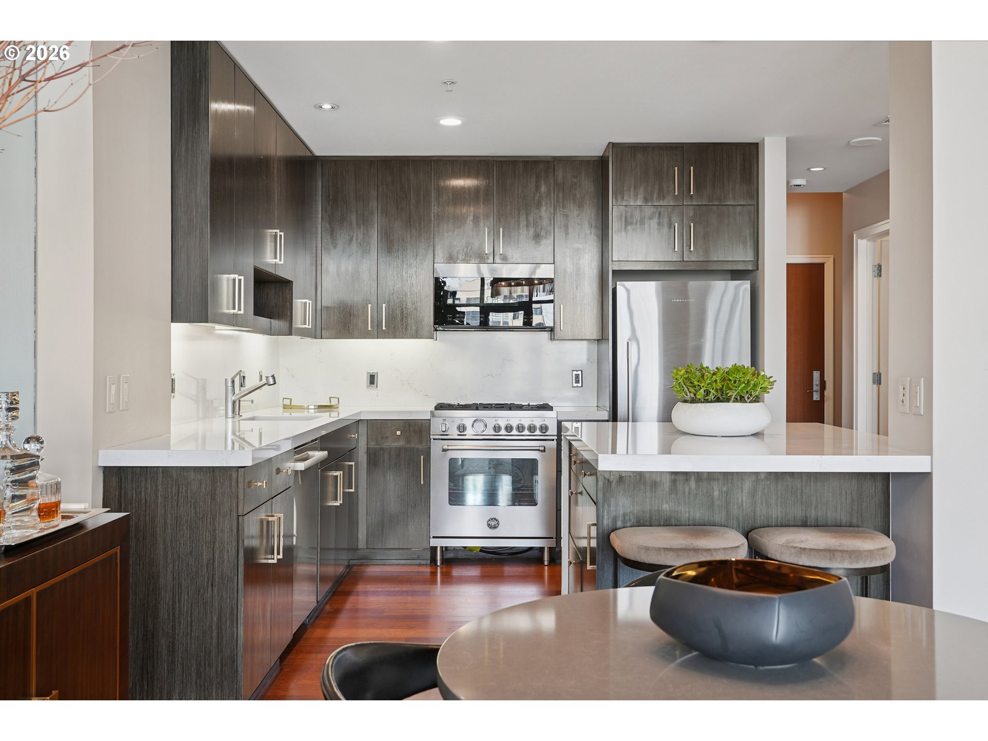 1025 NW COUCH ST 717