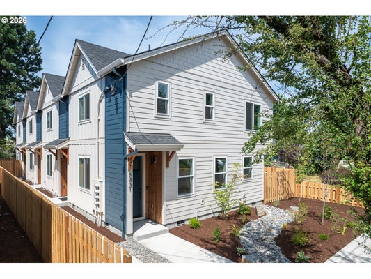 8429 NE HASSALO ST, PORTLAND, OR 97220 - Image 6339f2c0cdde4e666f728a6c9d9bbb10/1424828510