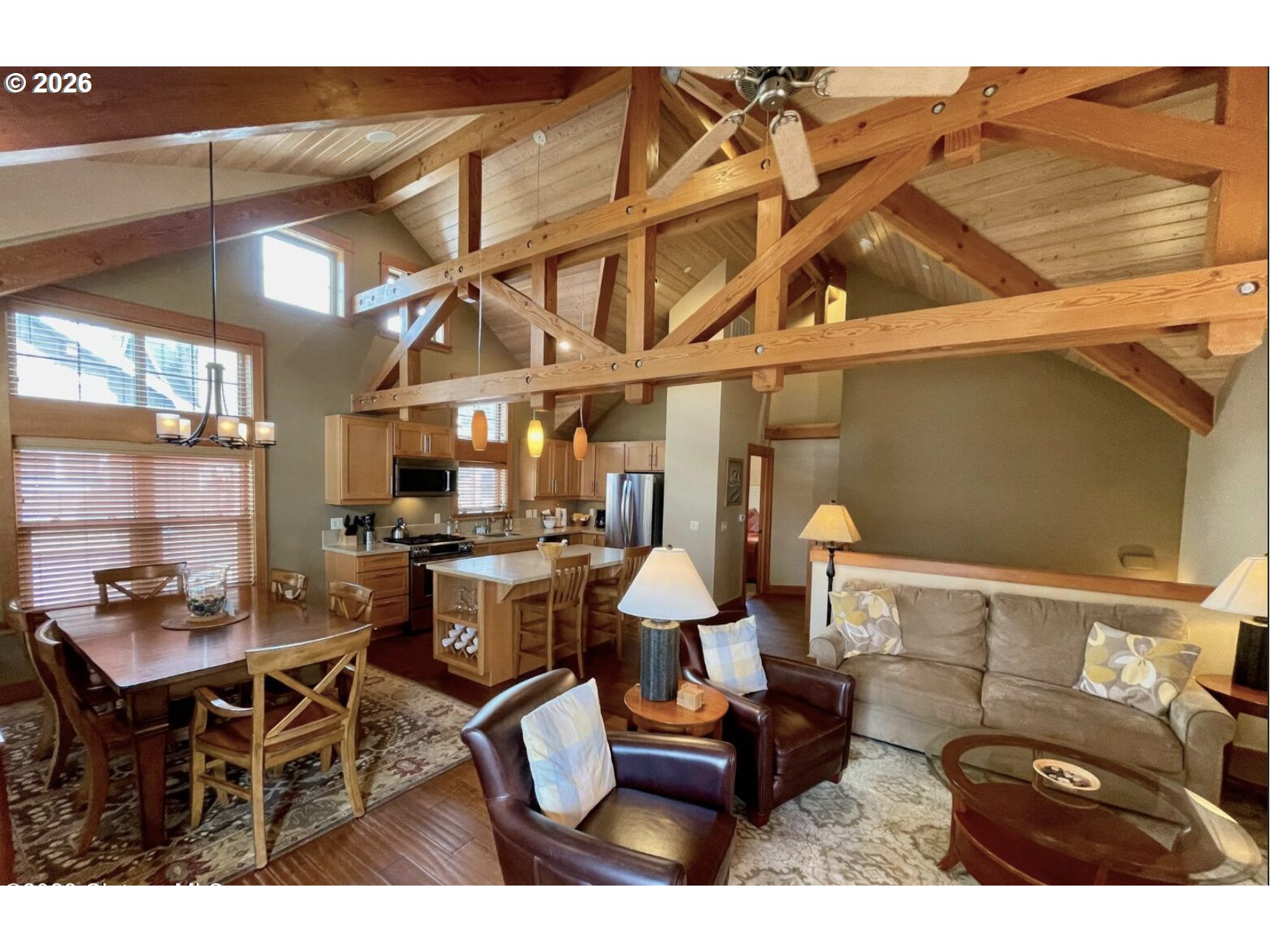 132 E SURFCREST AVE B2-B