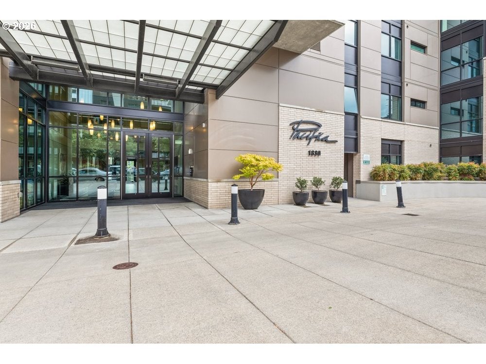 1830 NW RIVERSCAPE ST 801