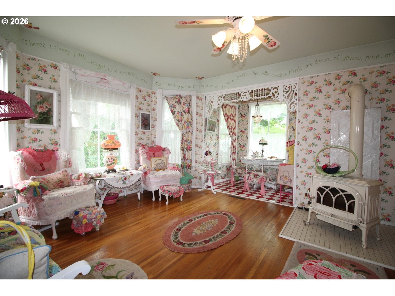 101 NE 3RD ST