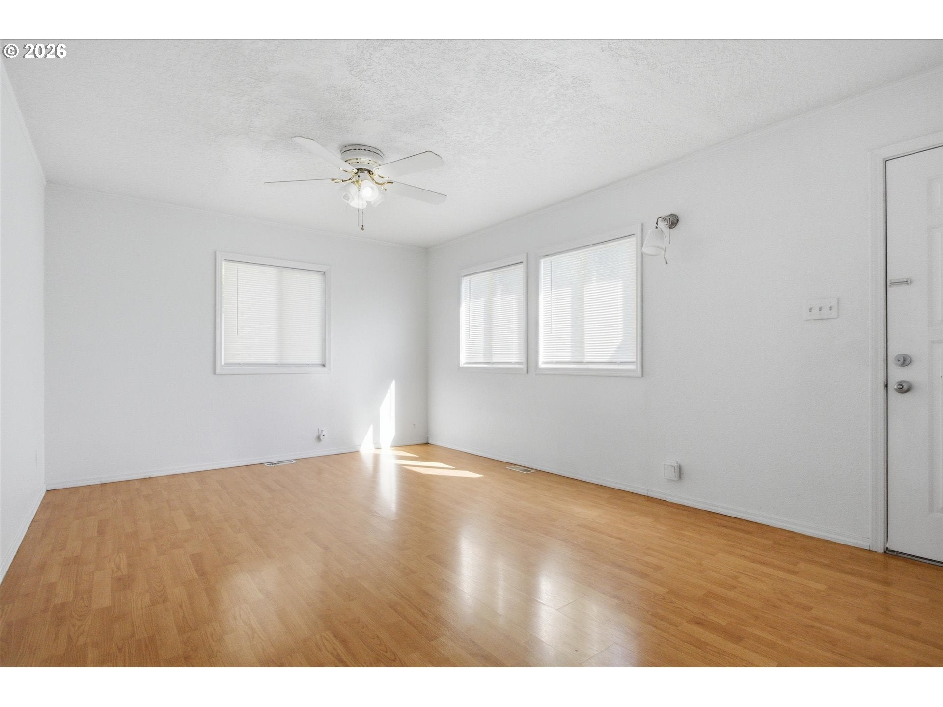 8233 NE GOING PL