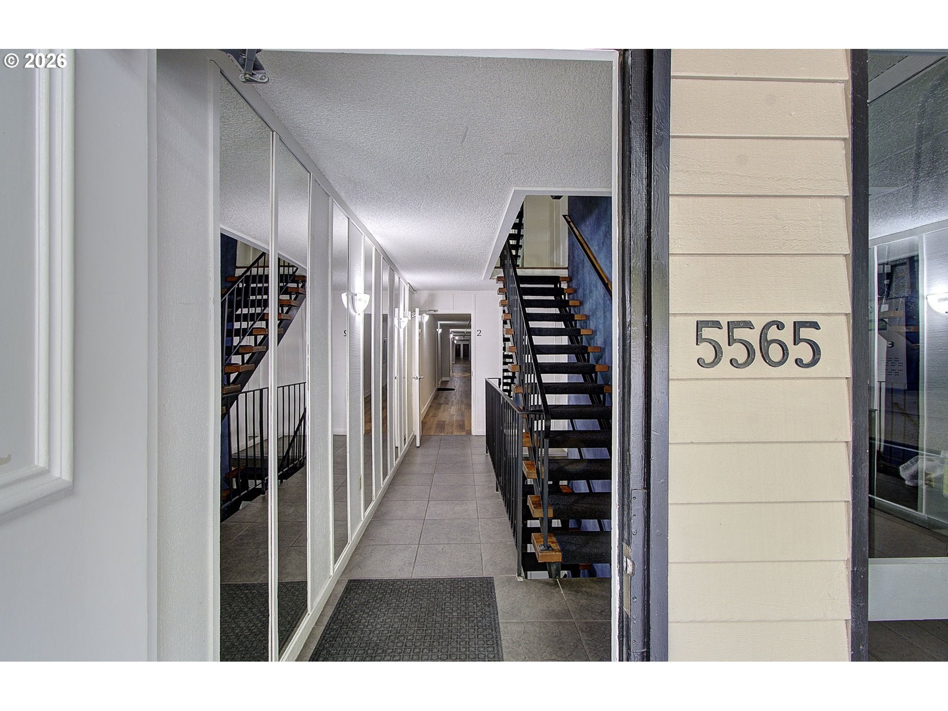 5565 E EVERGREEN BLVD 3210