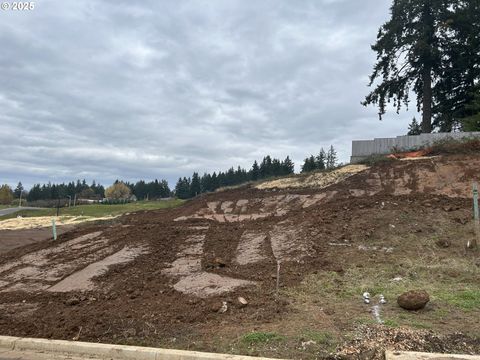 16084 Serres Farms WAY 52 Oregon City OR 97045