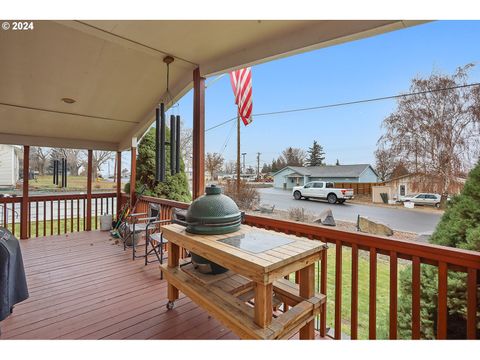 A home in Goldendale