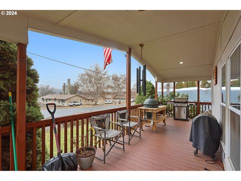 A home in Goldendale