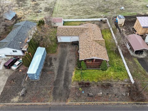 A home in Goldendale