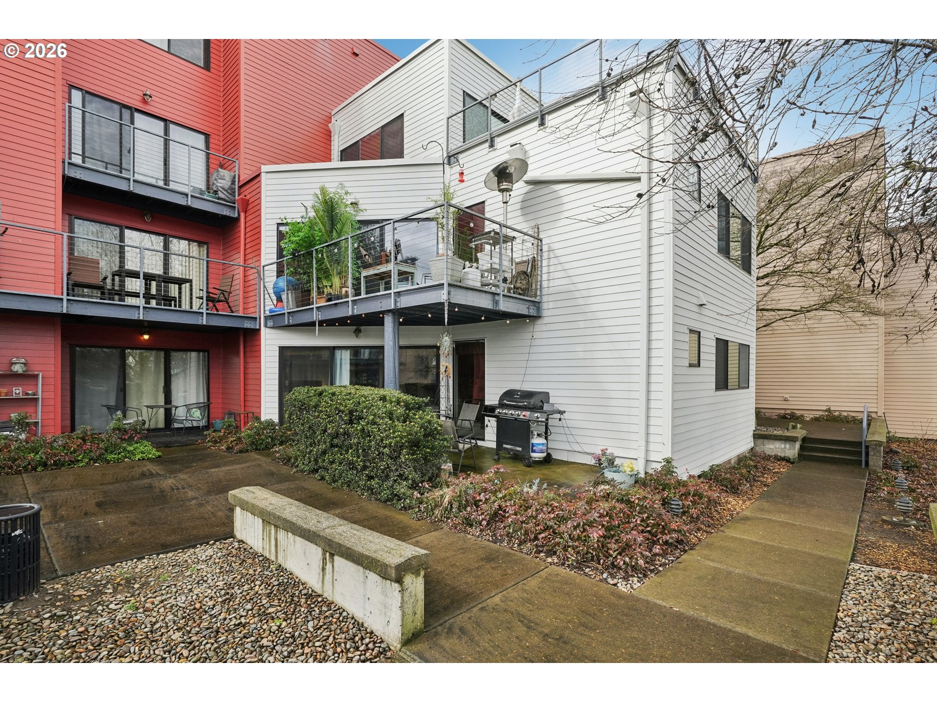 720 NW NAITO PKWY D24