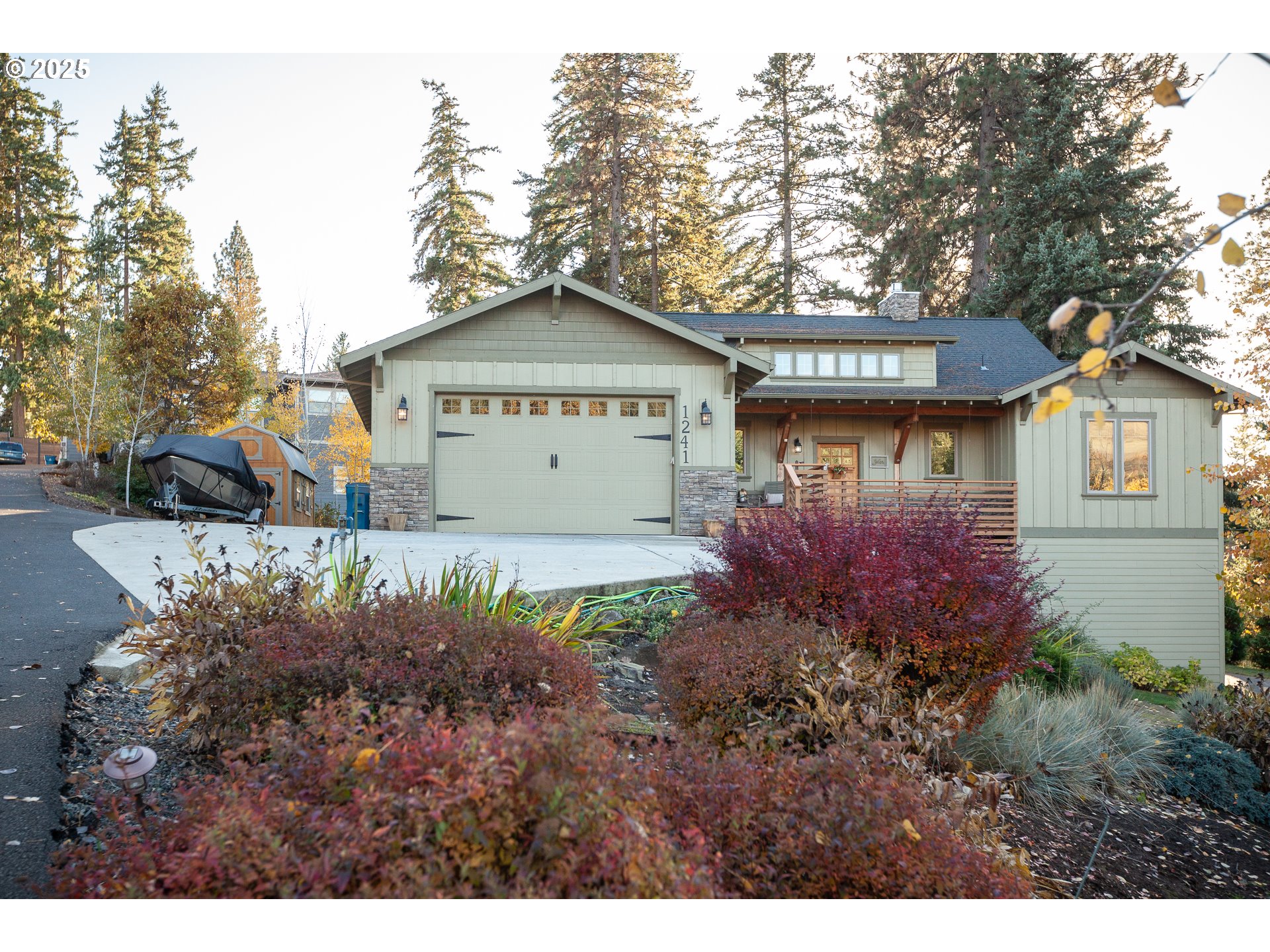 1241 Fruit Valley LN