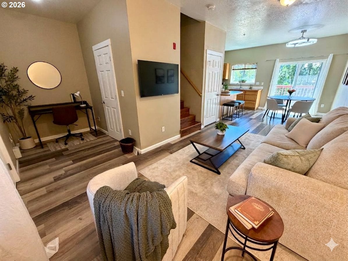 695 SE 197TH AVE