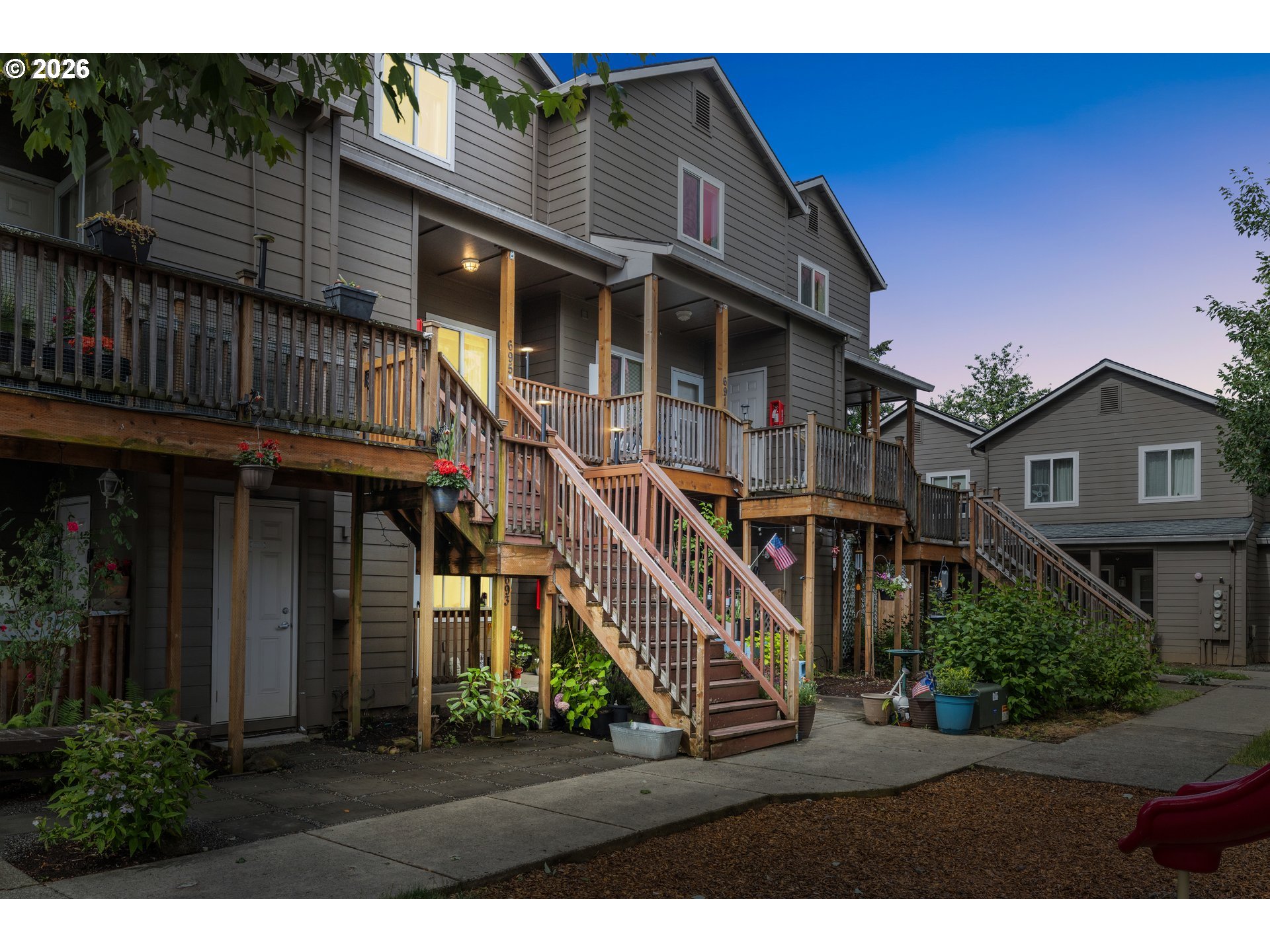 695 SE 197TH AVE