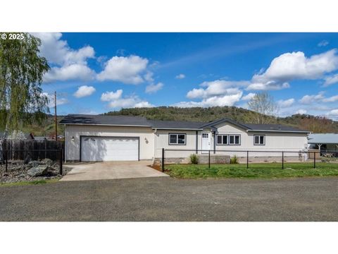 601 LITTLE VALLEY RD Roseburg OR 97471