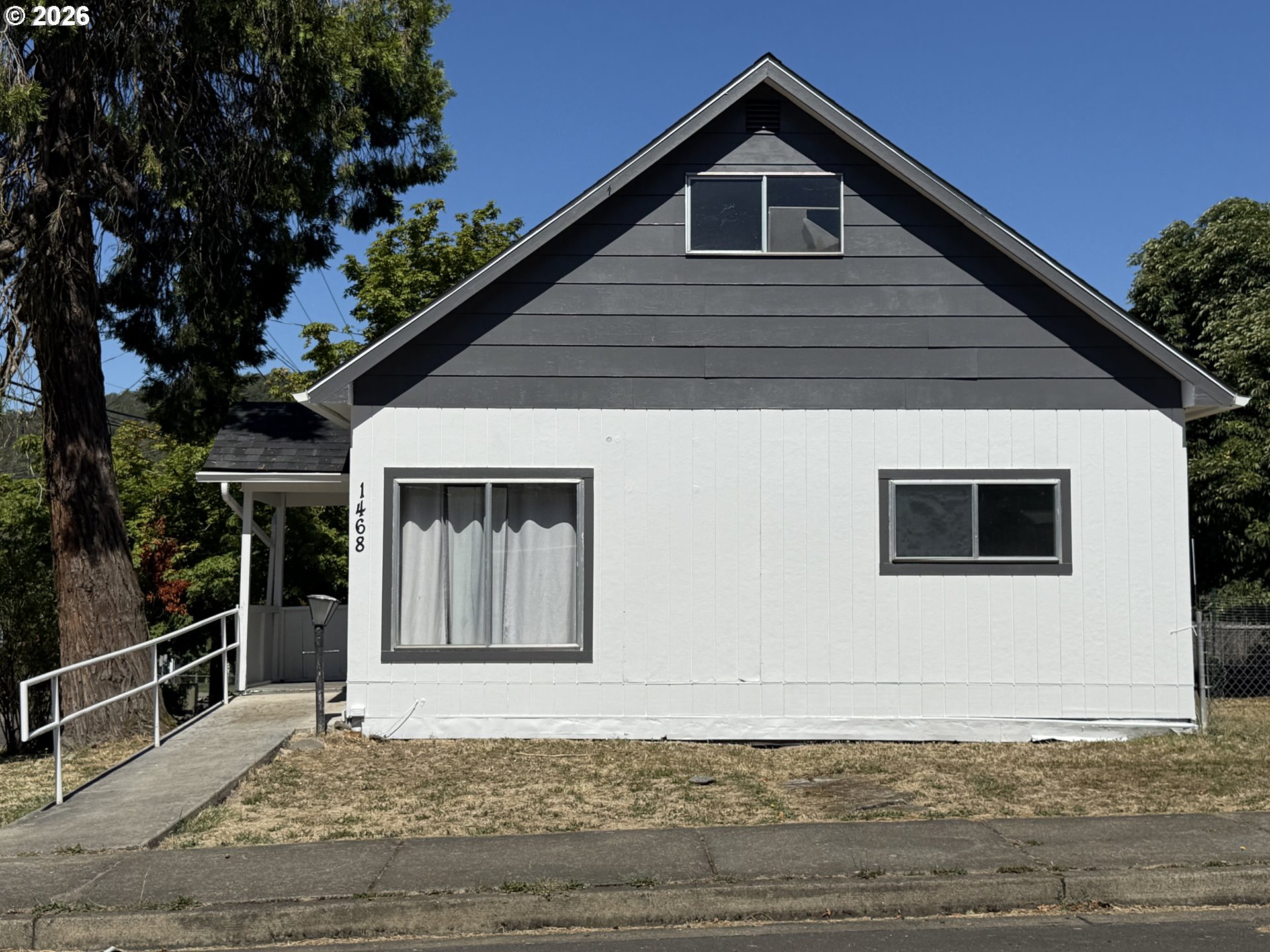 1468 SE THOMPSON ST