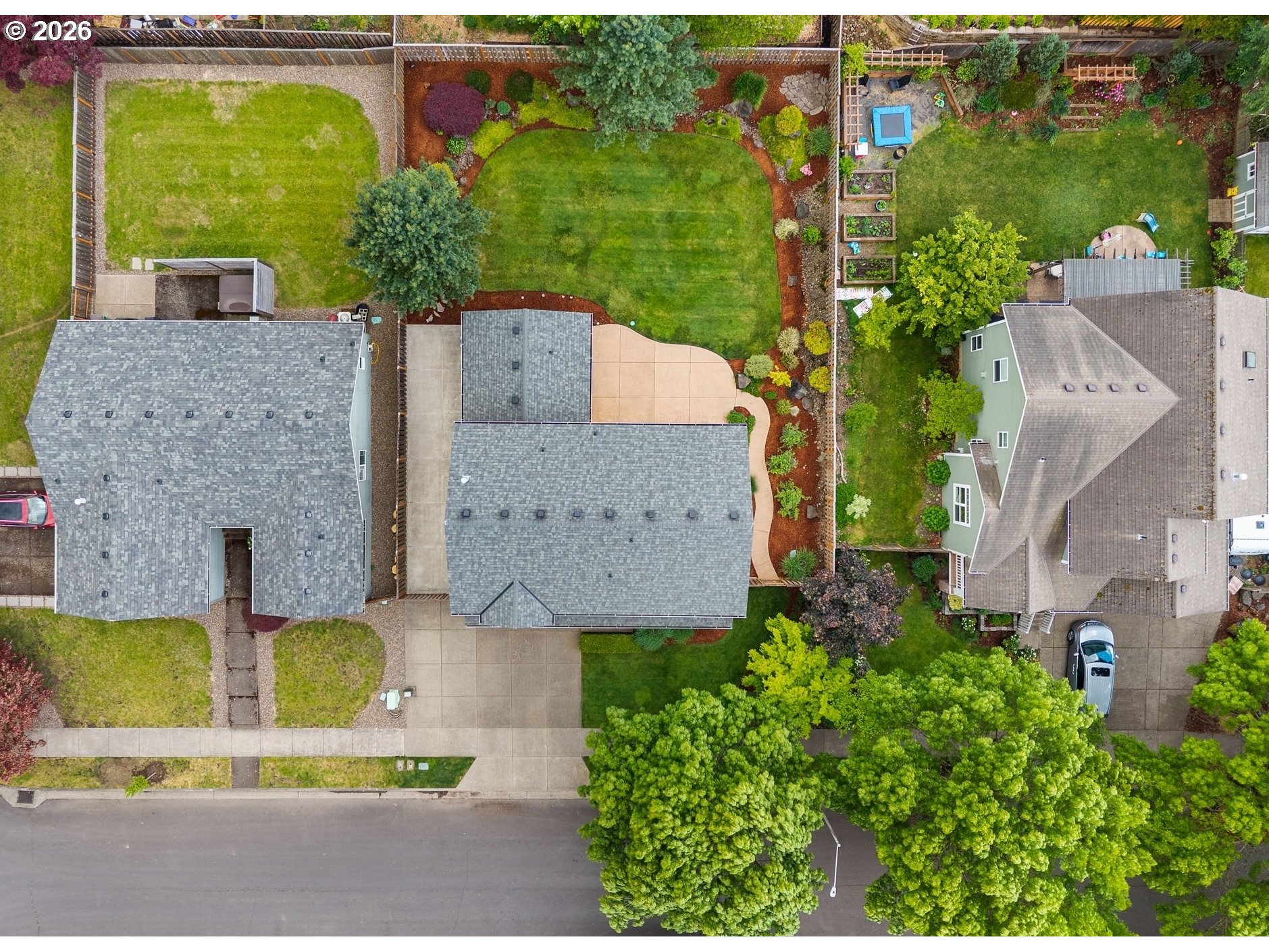 3220 N KNOLL DR