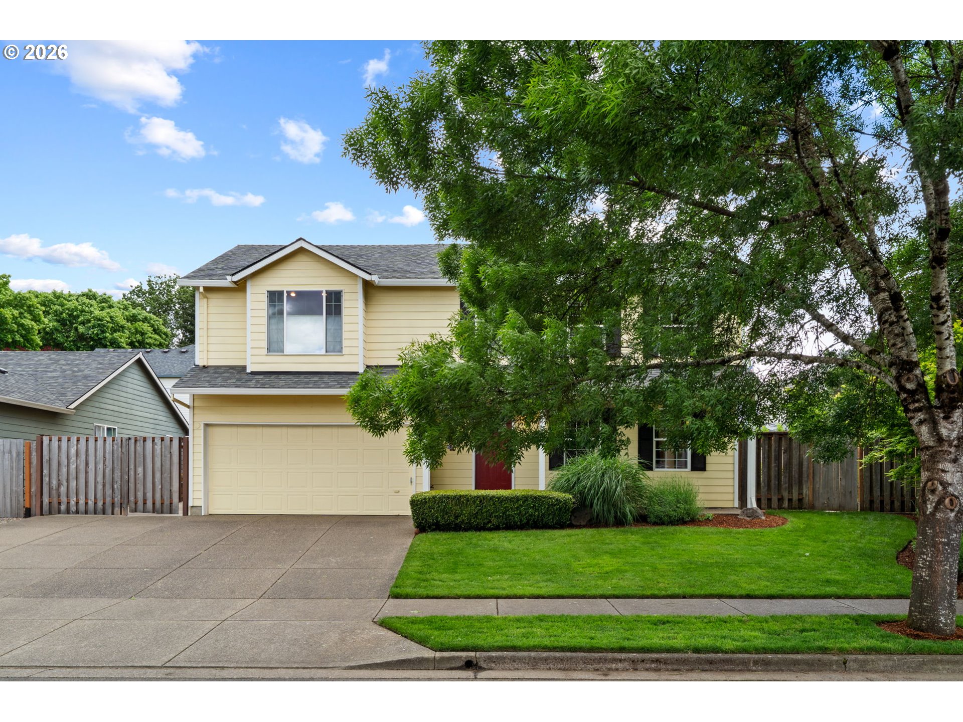 3220 N KNOLL DR
