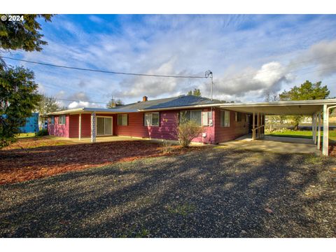 A home in Roseburg