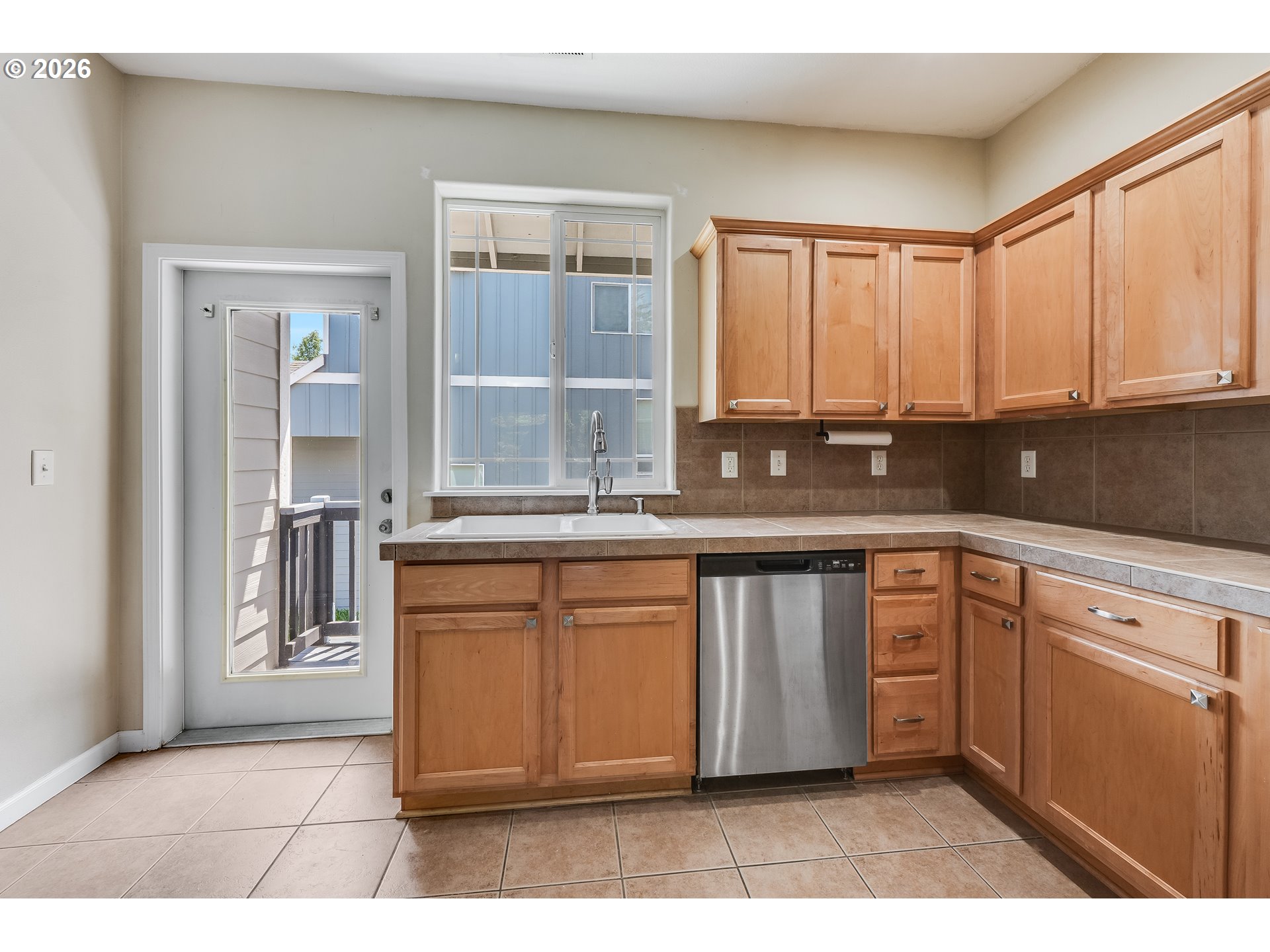 2106 CHARLIE CT