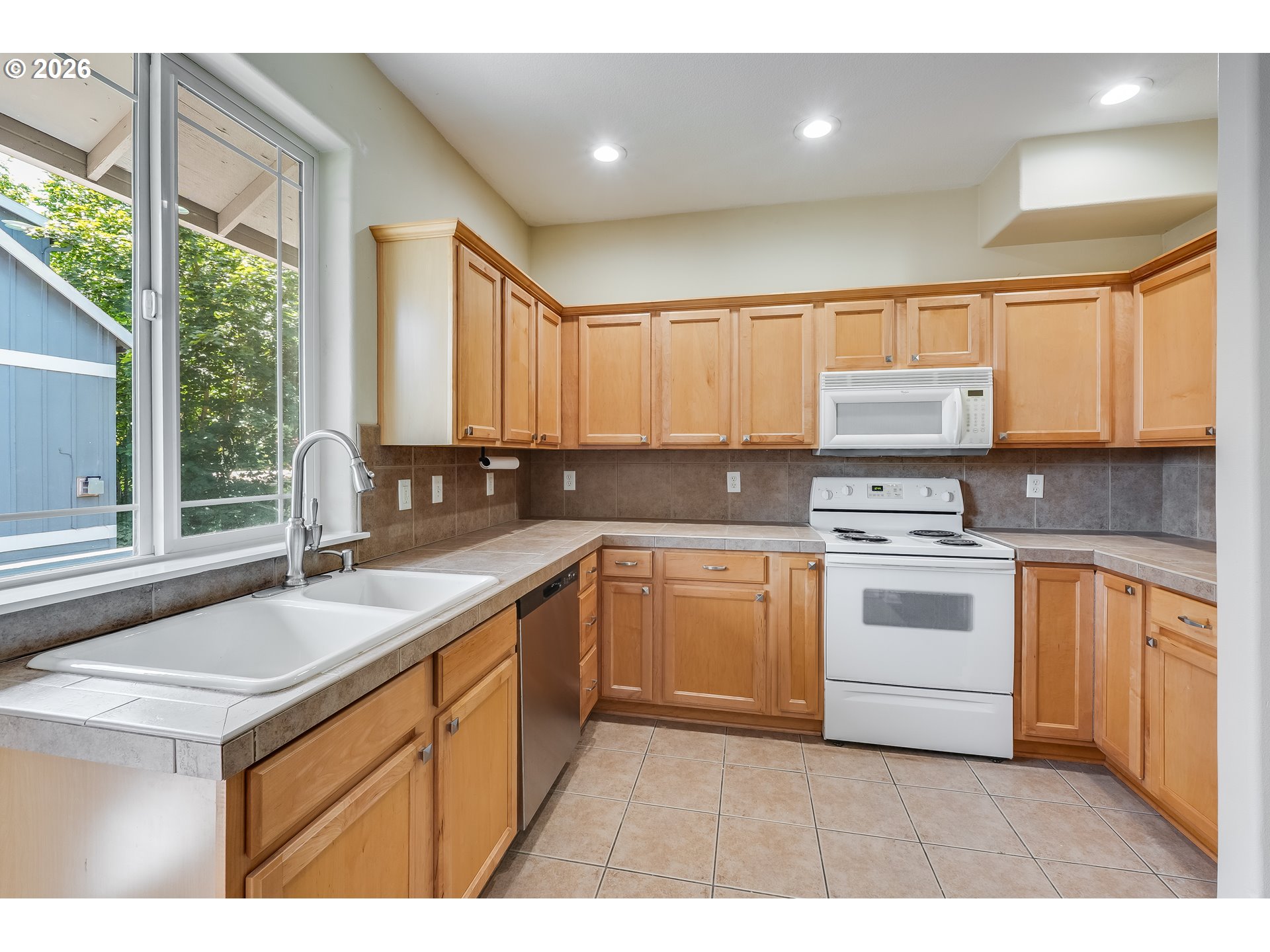 2106 CHARLIE CT
