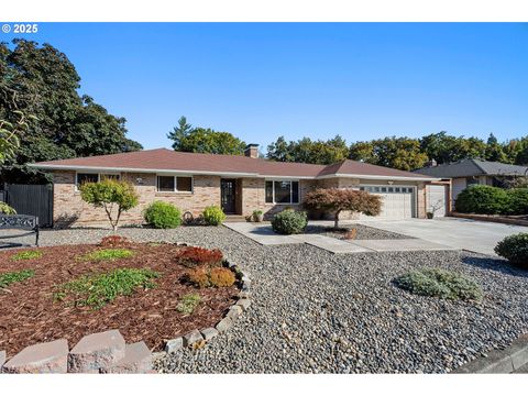 Photo of 6804 Louisiana Dr, Vancouver, WA 98664 (MLS # 195205218)