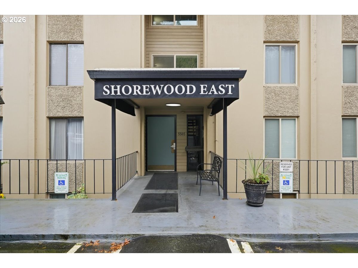 5565 E EVERGREEN BLVD 3303