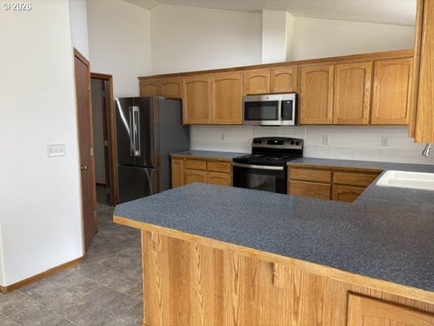 Tiny photo for 717 Creswood Dr, Creswell, OR 97426 (MLS # 552308286)
